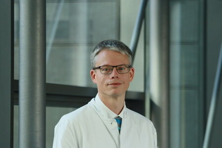 Abbildung Dr. med. Jan Endregat